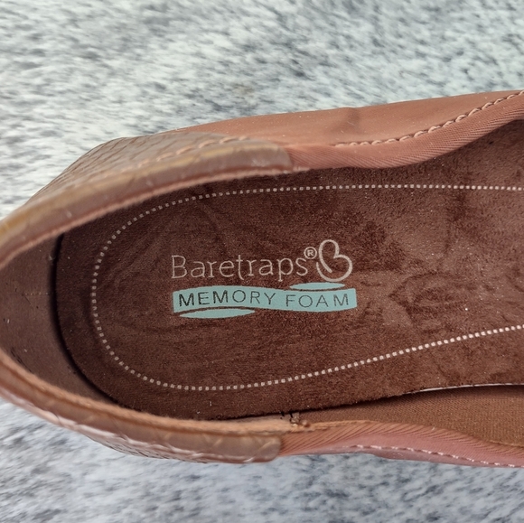 BareTraps Brown and Tan Flats - Picture 7 of 12